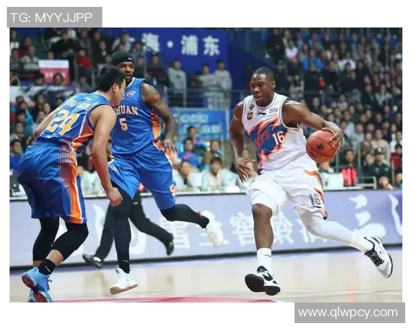 深圳篮球队在选拔赛中以60分稳居积分榜首位展现强劲实力 深圳篮球队在选拔赛中以60分稳居积分榜首位展现强劲实力