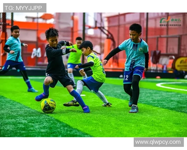 足球明星时尚穿搭每日分享展现球场外的个性魅力与风格