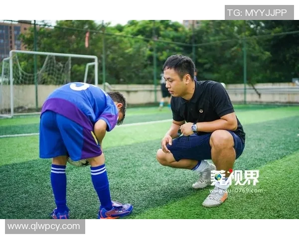 风车少年足球明星的传奇之路与梦想追逐